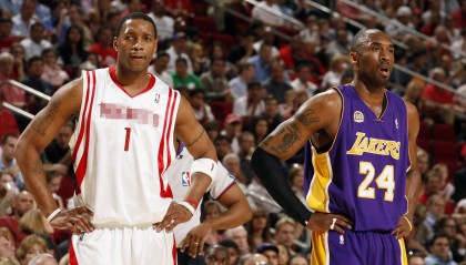 开云体育ios-特色沙滩足球趣味赛，夏日激情一触即发，沙滩足球照片