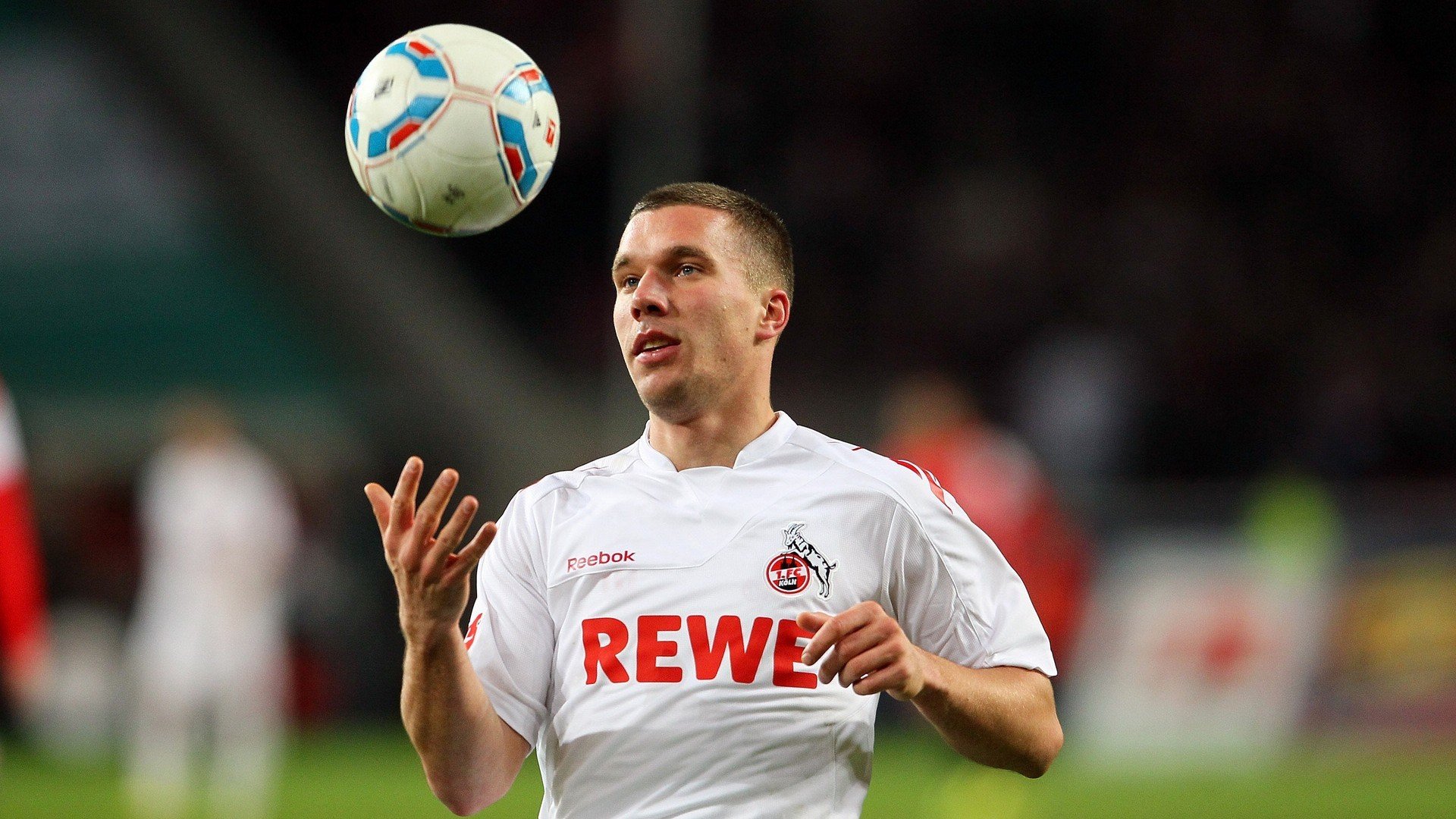 摩洛哥骑手吉塔·日特科维奇荣获2024年最佳障碍赛骑手奖，表彰其卓越表现。